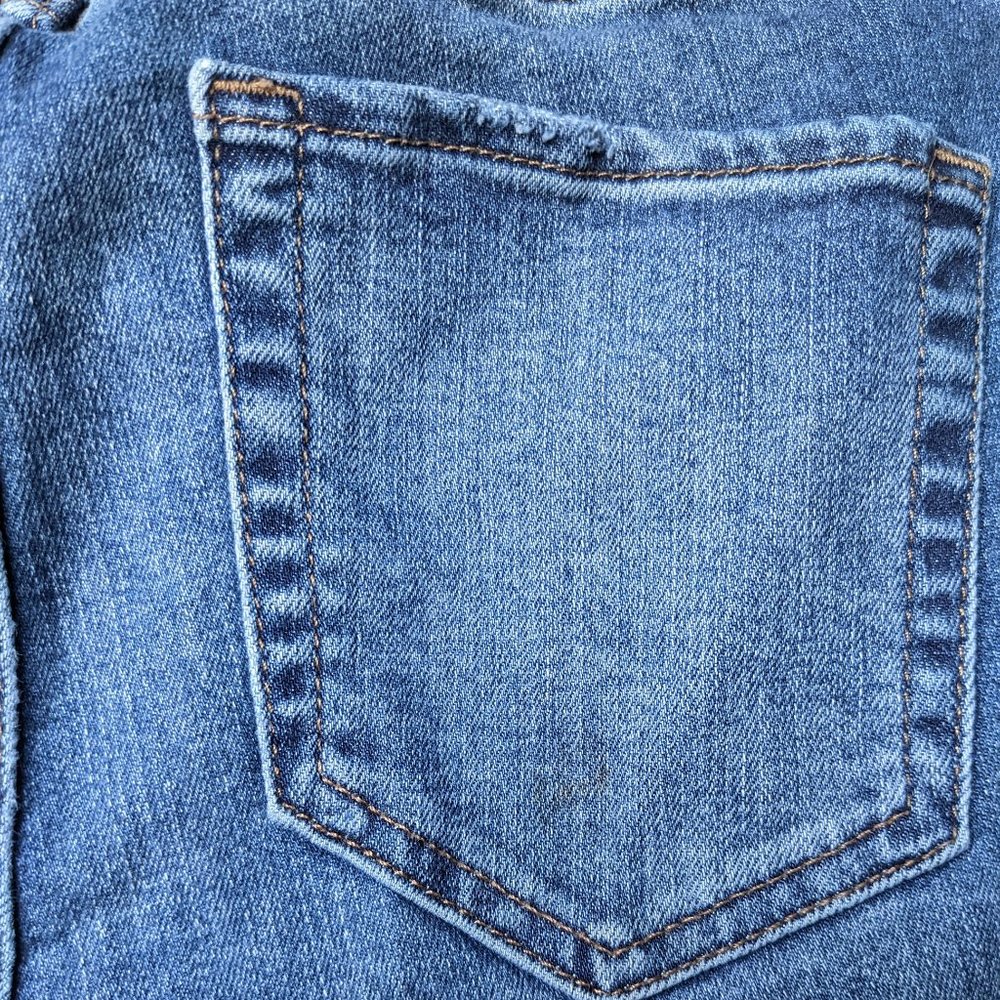 a.n.a Skinny Jeans Crop Fringe Distressed Feather Embroidered Size 2 - Picture 9 of 13